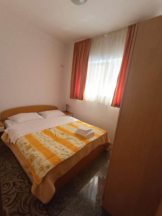 Apartmani Centar Starigrad Paklenica Exterior foto