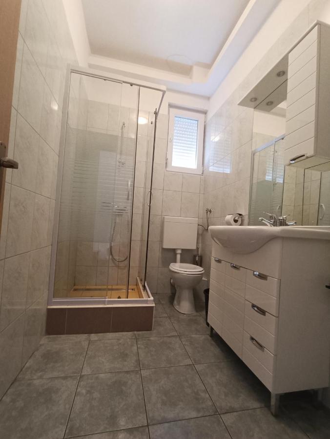 Apartmani Centar Starigrad Paklenica Exterior foto